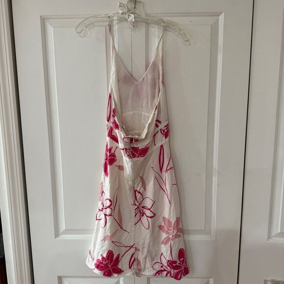 Y2K Linen Silk Halter Dress with Pink and White Floral Pattern Sundress - Picture 2 of 8